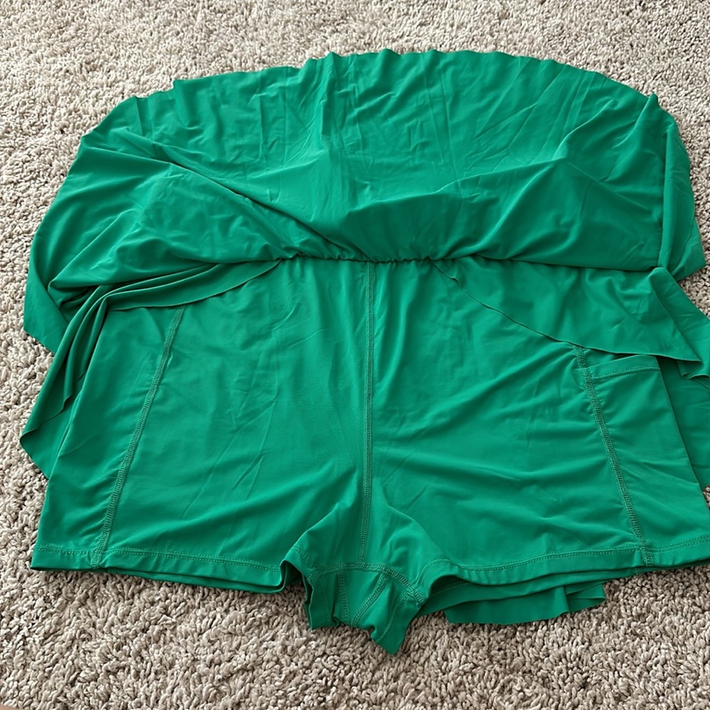 TCEC green athletic skort - Picture 4 of 4